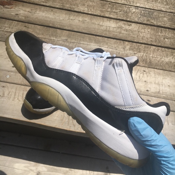 Air Jordan 11 Low ‘Concord’ - Picture 5 of 6